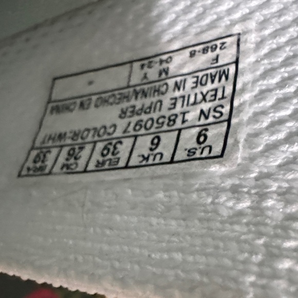 Elegant White Slip-On Sneakers for Women - Picture 8 of 10